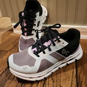On cloud women's size 6.5